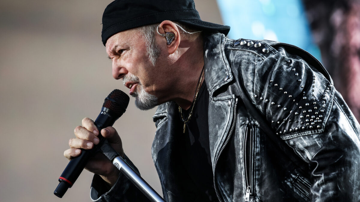 io infame non ho fatto nomi per uscire dal carcere 200 successo esattamente il contrario qualcuno fece il mio nome e io finii in galera vasco rossi querela un fan per le accuse sull8217arresto del 1984 da Ilfattoquotidiano.it io infame non ho fatto nomi per uscire dal carcere 200 successo esattamente il contrario qualcuno fece il mio nome e io finii in galera vasco rossi querela un fan per le accuse sull8217arresto del 1984