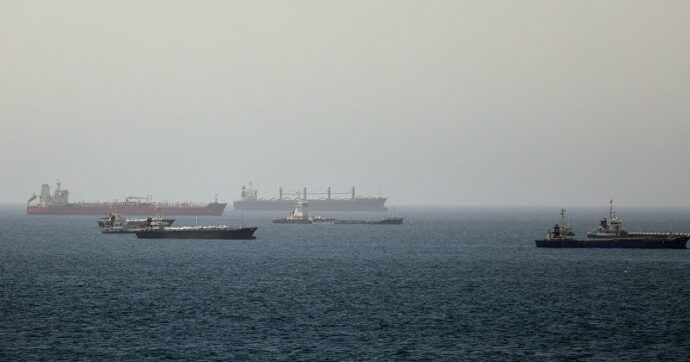 Nyt: “Consegnato agli Usa il piano di Oman e Iran per far pagare tariffe per il transito nello Stretto di Hormuz”