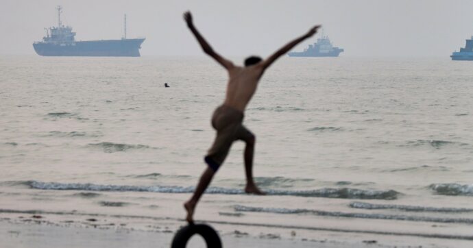 Iran-Usa, un passo indietro: a Doha colloqui indiretti  e solo su Hormuz