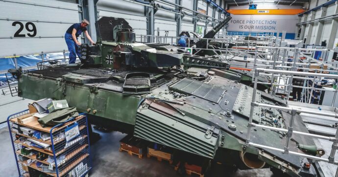 La Germania si riarma  da sola: vuole 400 mld di tagli al Bilancio Ue