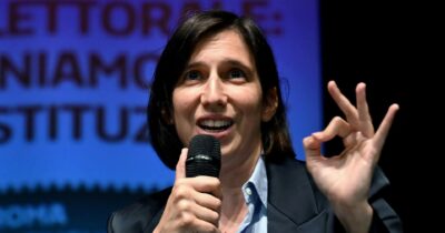 Copertina di Giallorosa a Napoli: campagna su salario minimo e autonomia