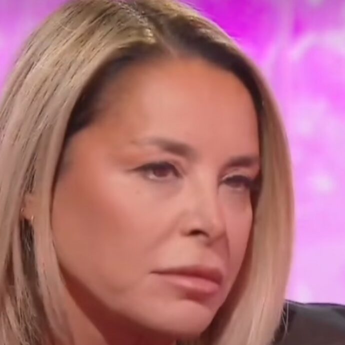 “Alcuni ragazzi hanno postato una mia foto su Facebook e nei commenti ho letto ‘è invecchiata’. Certo, è normale che io lo sia… Dopo Non è La Rai mi sono laureata, oggi sono psicoterapeuta”: parla Mary Patti