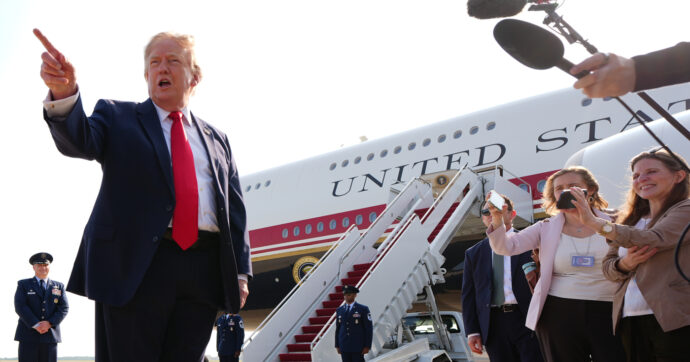 Iran-Usa, Trump: “Incontri positivi, la denuclearizzazione procede”. Media: “Raggiunto accordo per sbloccare 3 miliardi di dollari di Teheran congelati”