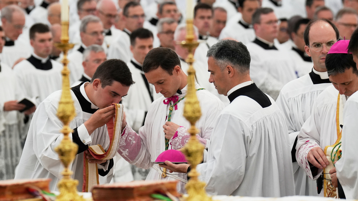 lefebvriani consacrano 4 nuovi vescovi e ignorano l8217appello del papa 232 scisma noi al servizio della chiesa ci benedica da Ilfattoquotidiano.it lefebvriani consacrano 4 nuovi vescovi e ignorano l8217appello del papa 232 scisma noi al servizio della chiesa ci benedica