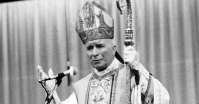 Copertina di Lo scisma dei lefebvriani: consacrano 4 nuovi vescovi e sfidano  il Papa. Fan di Pinochet, sponsor di Le Pen, condannato per odio razziale: cosa pensava Lefebvre