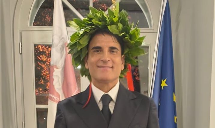 mamma mi sono laureato tardi un pochino troppo fuori corso ma scusa ce l8217ho stev8217 faticann sal da vinci commosso per la laurea honoris causa da Ilfattoquotidiano.it mamma mi sono laureato tardi un pochino troppo fuori corso ma scusa ce l8217ho stev8217 faticann sal da vinci commosso per la laurea honoris causa