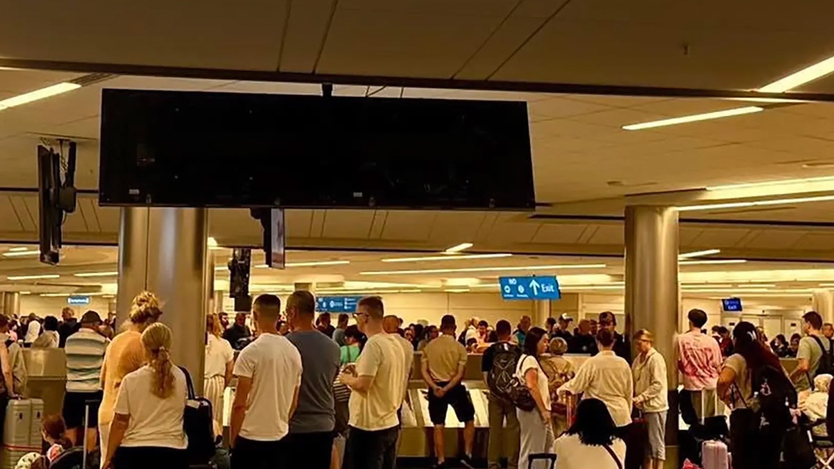 tre voli in ritardo uno cancellato e adesso siamo intrappolati all8217aeroporto tengono in ostaggio i nostri bagagli e non ci danno spiegazioni caos allo scalo di orlando da Ilfattoquotidiano.it tre voli in ritardo uno cancellato e adesso siamo intrappolati all8217aeroporto tengono in ostaggio i nostri bagagli e non ci danno spiegazioni caos allo scalo di orlando