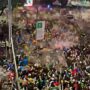 Copertina di Il Messico agli ottavi dei Mondiali, la festa si trasforma in tragedia: almeno 2 morti per asfissia nella calca, panico tra la folla