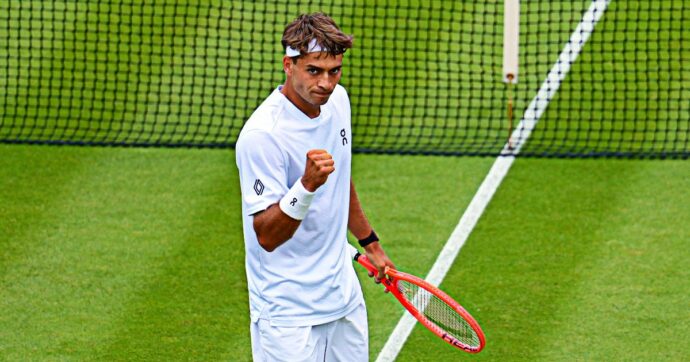 Wimbledon, Cobolli parte male e poi rimonta contro Navone: è al secondo turno. “Non mi sono sentito benissimo oggi”