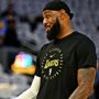 Copertina di LeBron James dice addio ai Lakers: il futuro porta ai Warriors con Steph Curry? L’ultima sfida del Re è appena iniziata