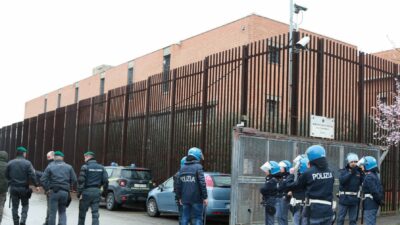 Copertina di Operazione-show per portare i 41 bis in Sardegna: ma in carcere comandano ancora i mafiosi