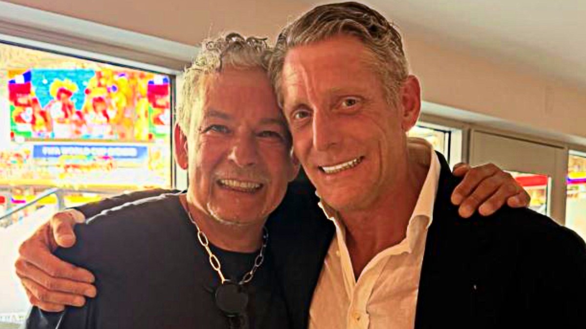 200 passato qualche anno da quando ti tenevo in braccio in pullman l8217incontro tra roberto baggio e lapo elkann da Ilfattoquotidiano.it 200 passato qualche anno da quando ti tenevo in braccio in pullman l8217incontro tra roberto baggio e lapo elkann
