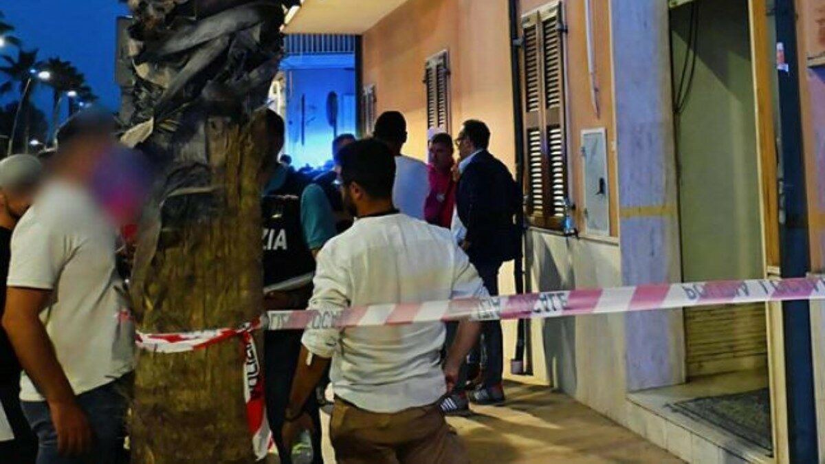 omicidio a civitanova marche 62enne ucciso a coltellate in casa sospettata la compagna da Ilfattoquotidiano.it omicidio a civitanova marche 62enne ucciso a coltellate in casa sospettata la compagna
