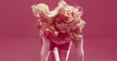 Copertina di Madonna torna a ballare in “Confessions II” perché “siamo tutti un po’ isolati”. Un consiglio ai giovani artisti: “Non badate ai numeri né alle classifiche”