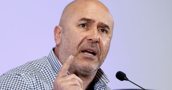 Stefano Bandecchi indagato per corruzione, inchiesta sugli appalti: perquisizioni anche in una società calcistica