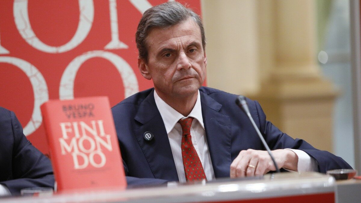 l8217irremovibile carlo calenda e le due possibilit224 andare alle elezioni da solo oppure da solo da Ilfattoquotidiano.it l8217irremovibile carlo calenda e le due possibilit224 andare alle elezioni da solo oppure da solo