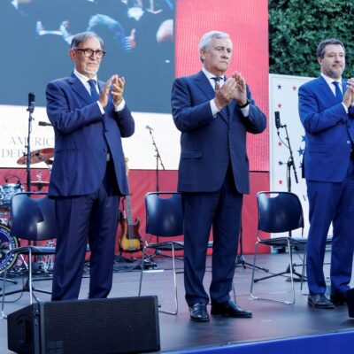 Copertina di Usa, mezzo governo all’ambasciata. La Russa: “Sul riarmo decidiamo noi”