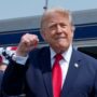 Copertina di Donald infrange ogni record:  22mila transazioni in 12 mesi, comprati titoli per 1,4 miliardi