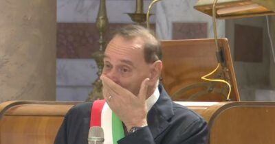 Copertina di Mastella in chiesa: “Sono malato Chiedo a tutti di pregare per me”