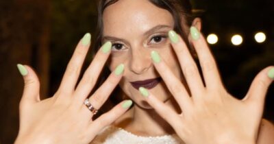 Copertina di Niente dress code per gli invitati, hamburger e karaoke al ricevimento, pizza a mezzanotte e girasoli ovunque: il matrimonio secondo Francesca Michielin