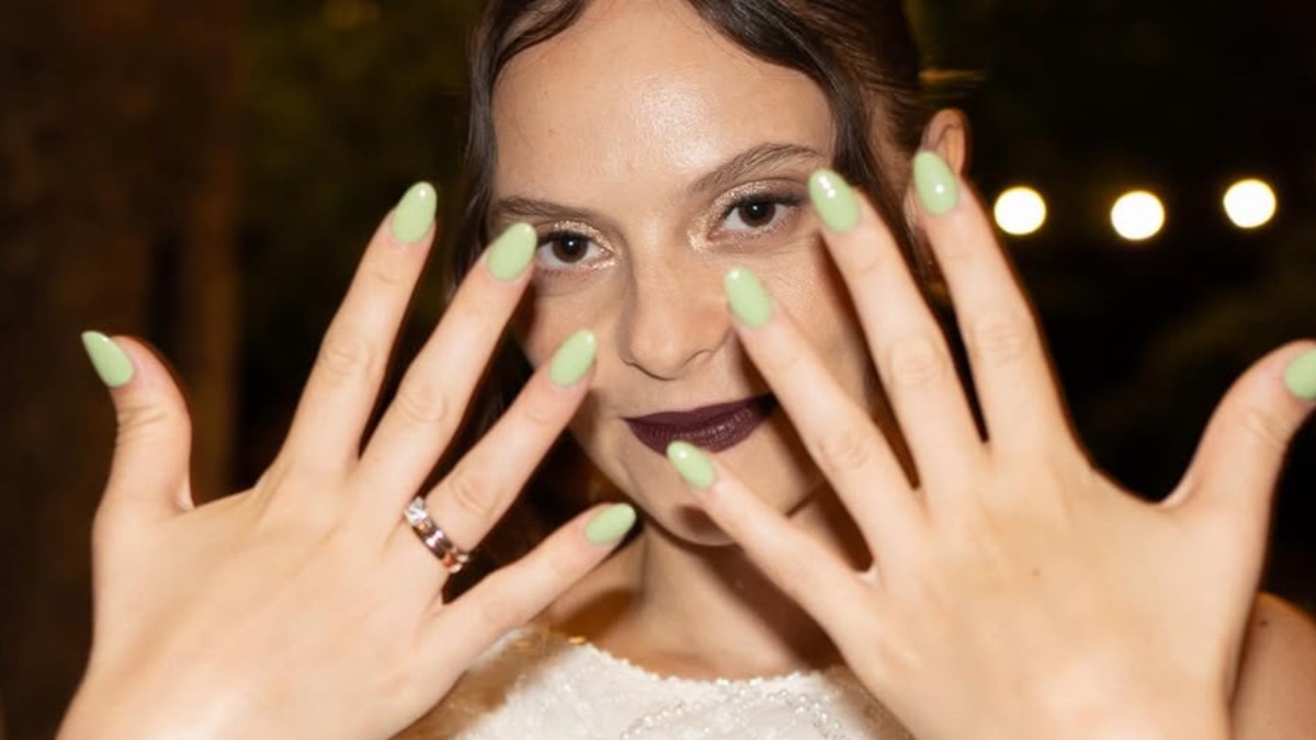 Niente dress code per gli invitati, hamburger e karaoke al ricevimento, pizza a mezzanotte e girasoli ovunque: il matrimonio secondo Francesca Michielin