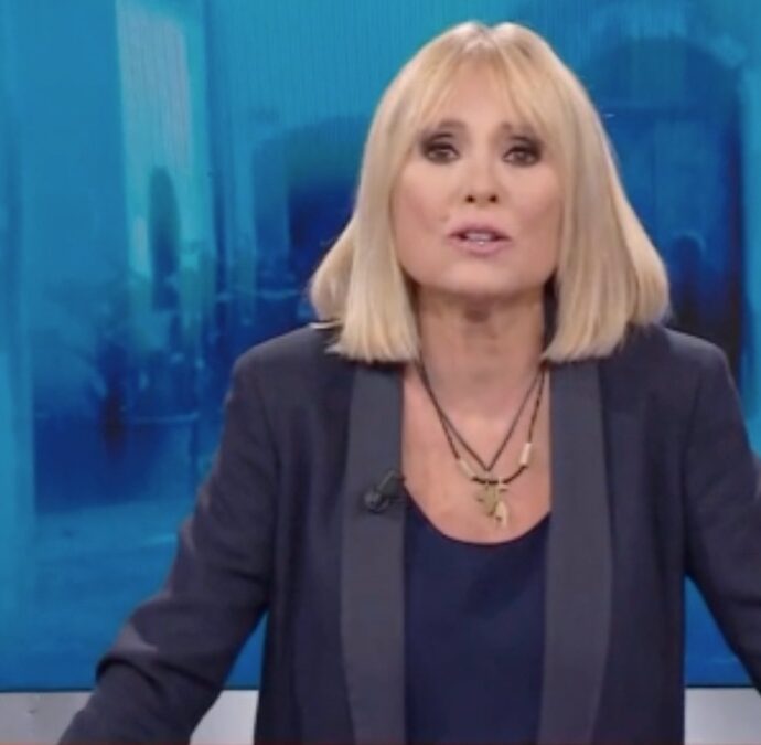 “Questi 22 anni per me sono stati una bellissima passeggiata. Abbraccio tutti e tutte”: il saluto commosso di Federica Sciarelli che lascia Chi l’ha Visto?