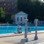 Copertina di Si tuffa in una piscina pubblica durante la notte. annegato 28enne a Milano
