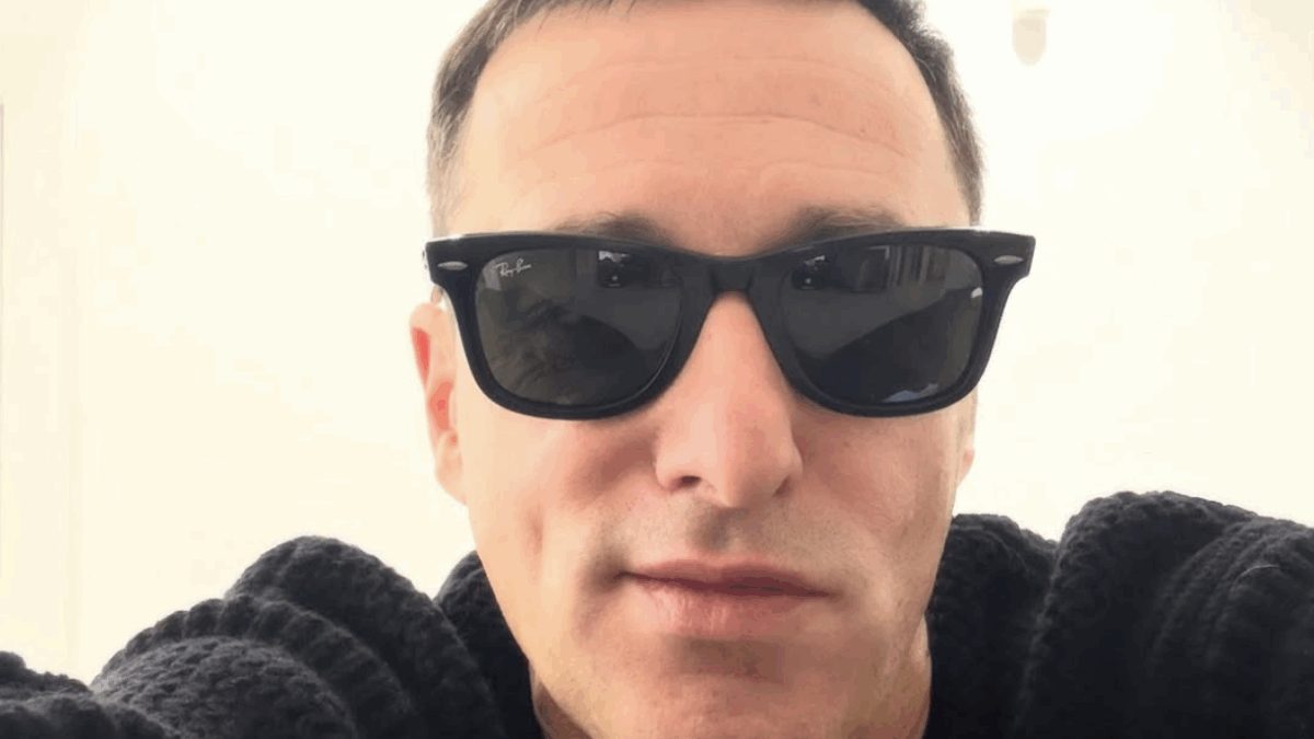 “La cosa brutta dell’Isola dei Famosi è stata la gente più capace di me a stare davanti alle telecamere, più falsa e meschina. Il successo da giovane non me lo sono goduto”: il ritorno di Luca Dirisio