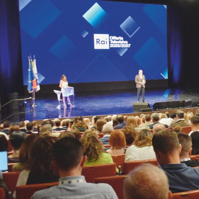 “Il caldo può dare alla testa. Poco prima dell’inizio dello show due manager tv hanno discusso animatamente…”: cos’è accaduto ai palinsesti Rai secondo Dagospia