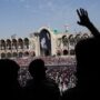 Copertina di Iran, al via i funerali di Khamenei: folla oceanica a Teheran, slogan contro gli Usa. L'11 luglio la ripresa dei colloqui con Washington