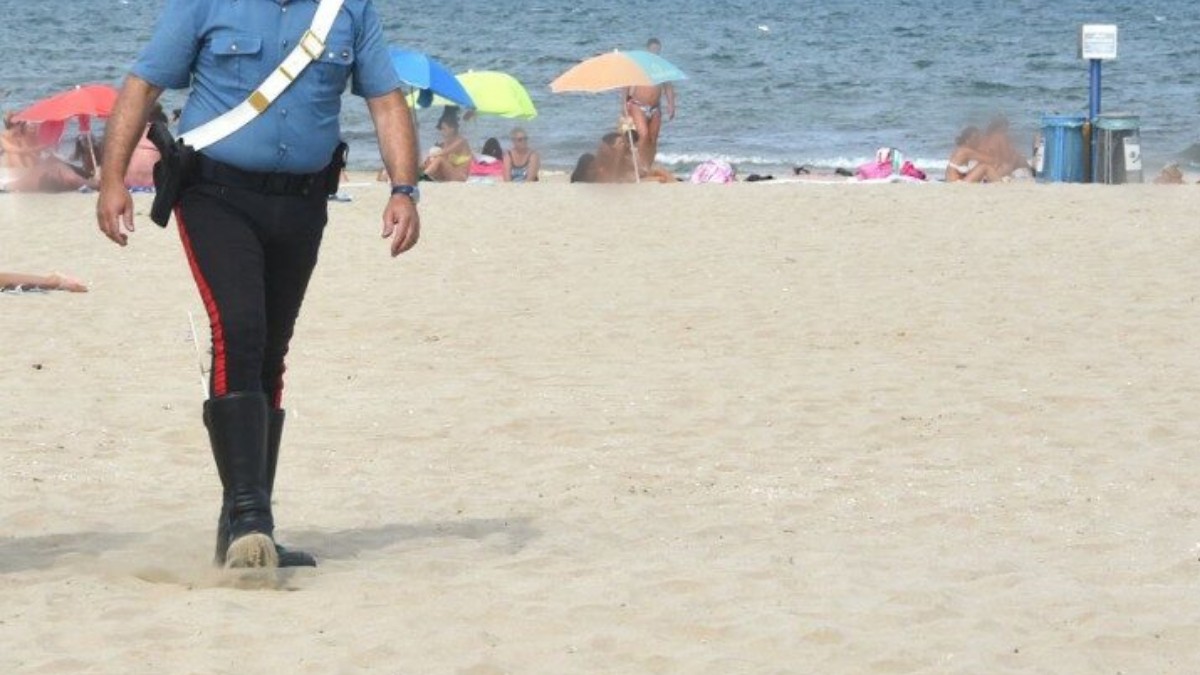 salva i due figli gemelli dalle onde poi si accascia sulla spiaggia e muore a otranto da Ilfattoquotidiano.it salva i due figli gemelli dalle onde poi si accascia sulla spiaggia e muore a otranto
