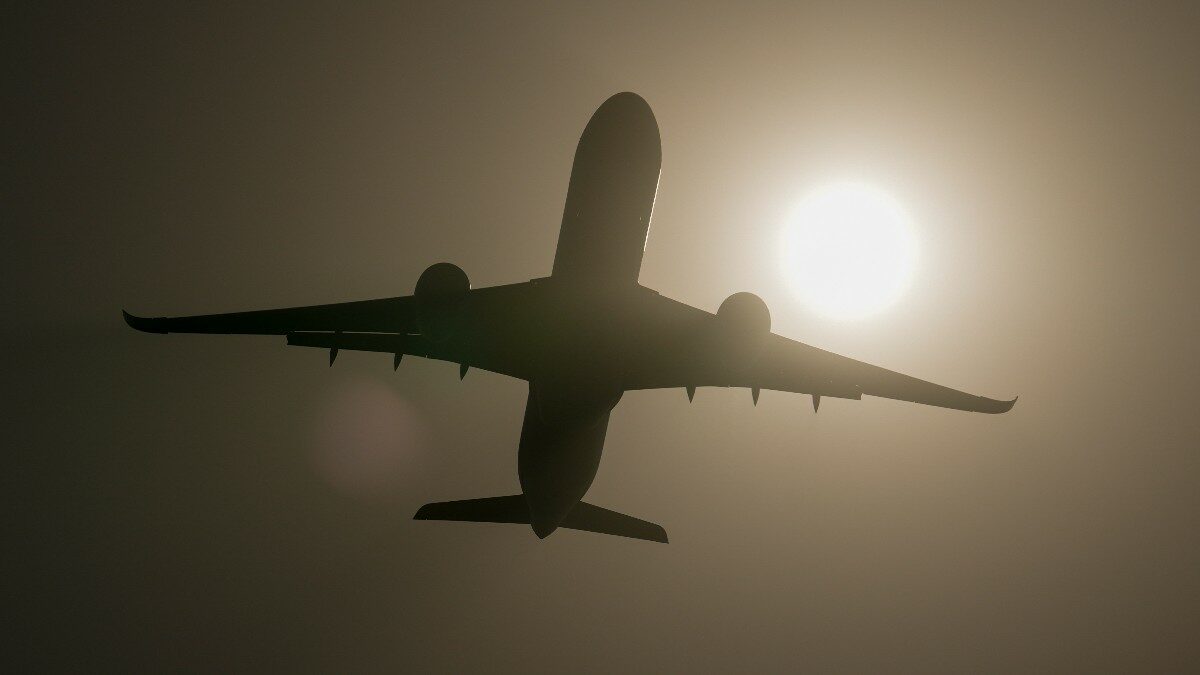 Bagaglio a mano in cappelliera a pagamento, l’australiana Jetstar si allinea alle low cost europee: ecco tutte le novità