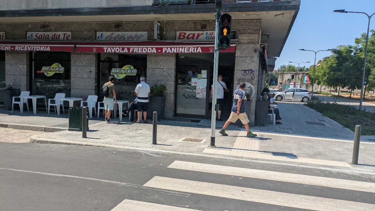 l8217ho visto accoltellarlo e l8217ho fermato il muratore che ha bloccato l8217aggressore di san siro a milano da Ilfattoquotidiano.it l8217ho visto accoltellarlo e l8217ho fermato il muratore che ha bloccato l8217aggressore di san siro a milano