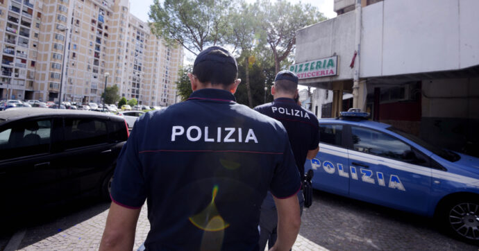 Sparatoria nella notte a Napoli, ucciso un 33enne a bordo di uno scooter con un colpo d’arma da fuoco
