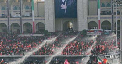 Copertina di Masse Solo la religione raduna milioni di persone La politica è ormai ridotta a “piazze e urne vuote”