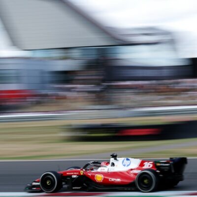 Copertina di Gp di Gran Bretagna, Lecler vince davanti a Russell e Hamilton. Problemi alla Mercedes di Antonelli solo 16°. Il pilota Ferrari: "Abbiamo voglia di lottare"