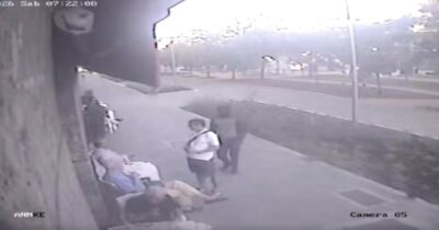 Copertina di Il 22enne che ha aggredito un uomo in un bar a Milano: “Mi sono divertito, appena esco lo rifaccio”. Verifiche su possibili disturbi psichici