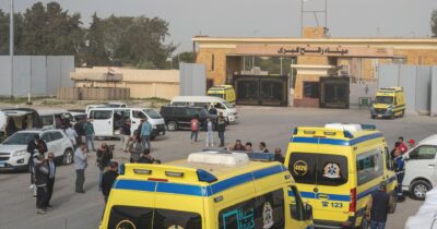 Copertina di Gaza, il governo ora ammette: “Israele blocca le evacuazioni sanitarie dalla Striscia”