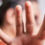 Copertina di Tenta di dare fuoco alla compagna: donna salvata da un amico di famiglia, arrestato un 47enne