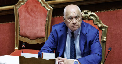 Copertina di Pc obsoleto in ufficio? Nordio ora chiede ai magistrati di fare da sè: arriva il bonus da 600 euro per acquistarne uno nuovo