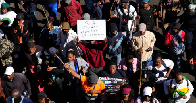 Proteste contro l’immigrazione in Sudafrica: nessun bagno di sangue, ma così si segue la strada della forza
