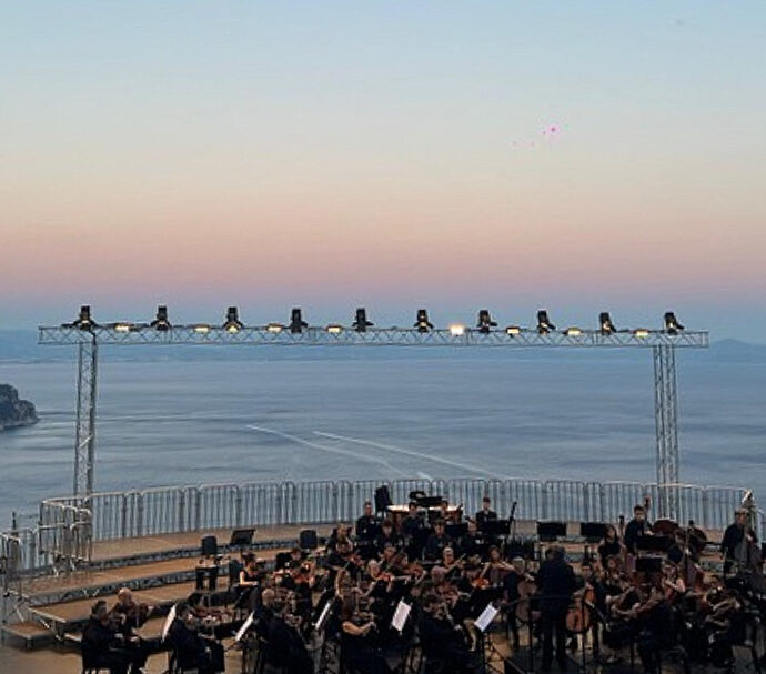 Al festival wagneriano di Ravello, il rumore di un bar oscura la grande musica: colpa anche del distrutturismo
