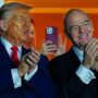 Copertina di L’ufficio Fifa nel suo grattacielo, i viaggi d’affari, il cappello MAGA: storia dell’amicizia sempre più sfacciata fra Infantino e Trump