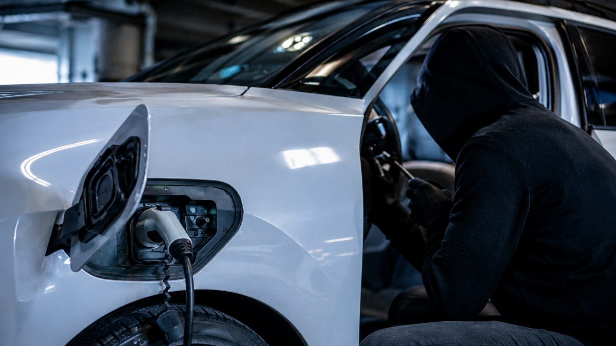 furti d8217auto il nuovo trend elettriche e ibride vengono smontate pezzo per pezzo da Ilfattoquotidiano.it furti d8217auto il nuovo trend elettriche e ibride vengono smontate pezzo per pezzo