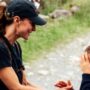 Copertina di Kate pubblica nuove foto dopo la sfida delle 3 montagne: l’abbraccio con il principe William 