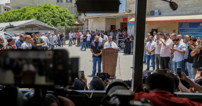 Hamas scioglie il governo  per non finire disarmata