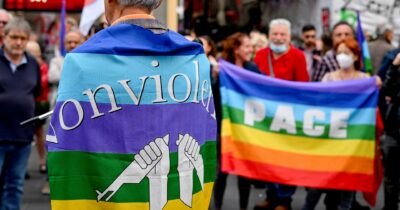 Copertina di La proposta di legge: “Un’altra difesa  è possibile”