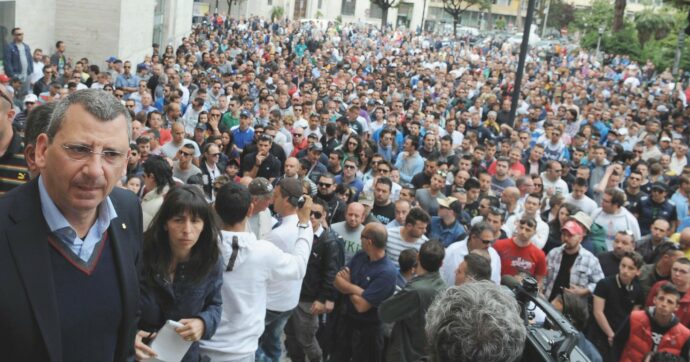 Morto per fuggire ai carabinieri ieri il funerale-show a Pescara