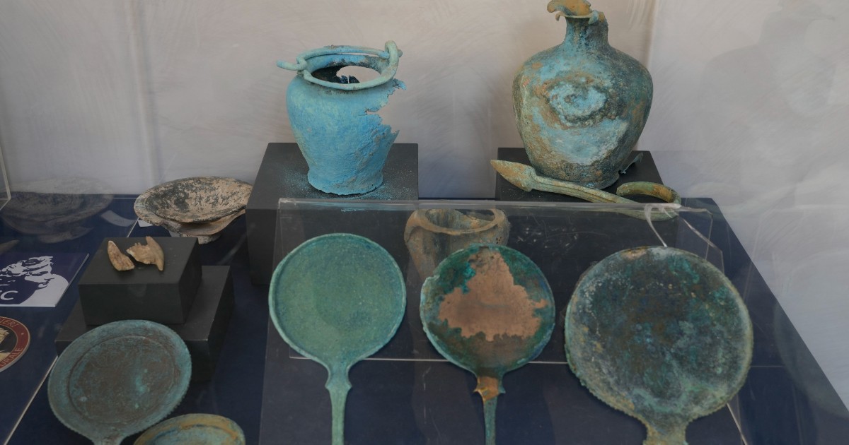 reperti archeologici scoperti in una tenuta a piombino guerra di carte bollate tra proprietari e ministero per premio di rinvenimento da Ilfattoquotidiano.it reperti archeologici scoperti in una tenuta a piombino guerra di carte bollate tra proprietari e ministero per premio di rinvenimento