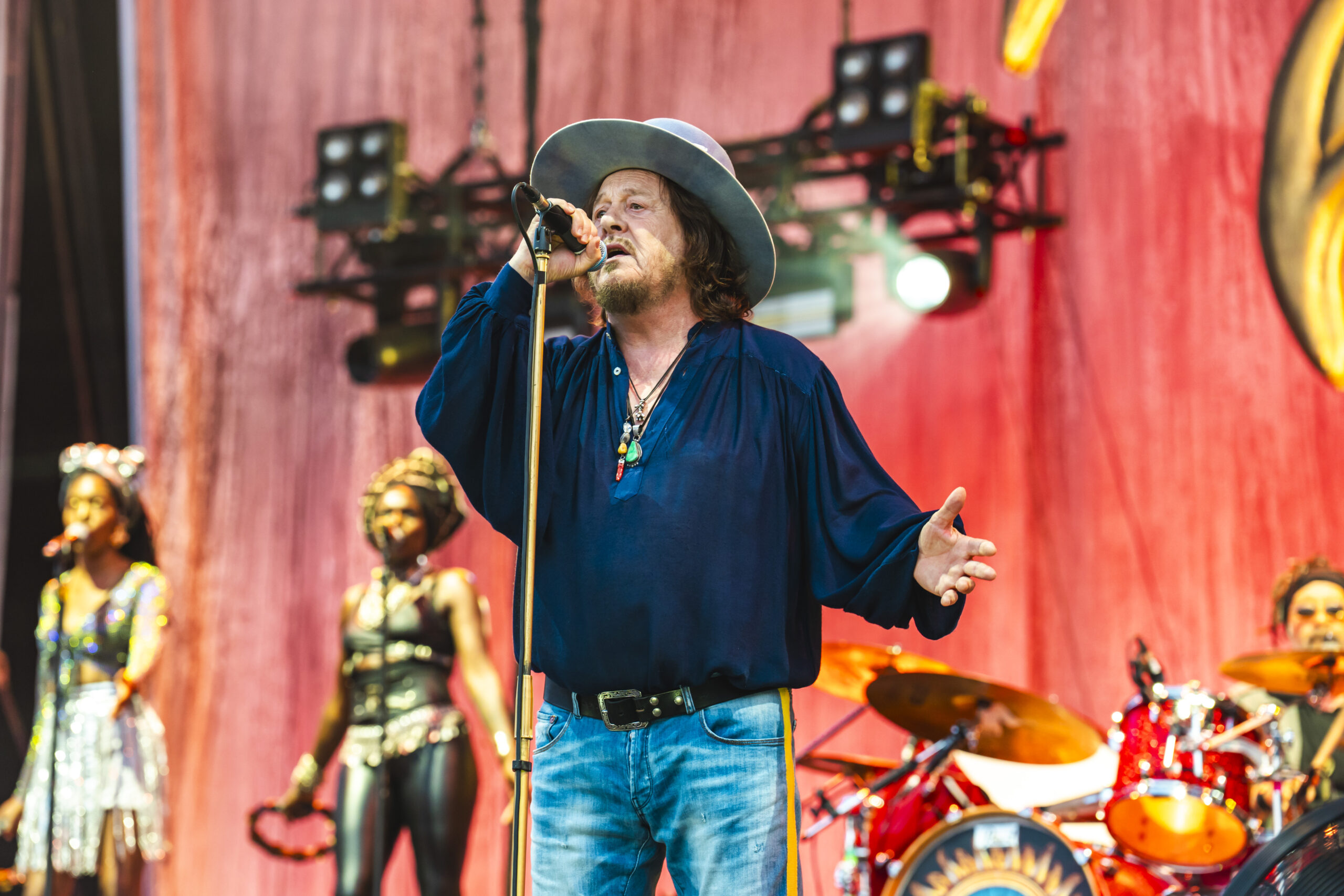 zucchero a bologna 232 uno spirito nel buio sono contento come quando l8217altro giorno tornando a casa dal tour europeo sono nati quattro piccoli pavoncelli 8211 la scaletta da Ilfattoquotidiano.it zucchero a bologna 232 uno spirito nel buio sono contento come quando l8217altro giorno tornando a casa dal tour europeo sono nati quattro piccoli pavoncelli 8211 la scaletta